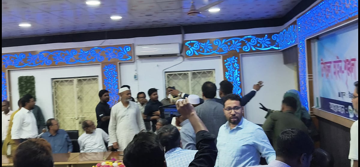 জামায়াত নেতাকে মারধরের চেষ্টা, গাংনীতে আইনশৃঙ্খলা কমিটির সভা পণ্ড