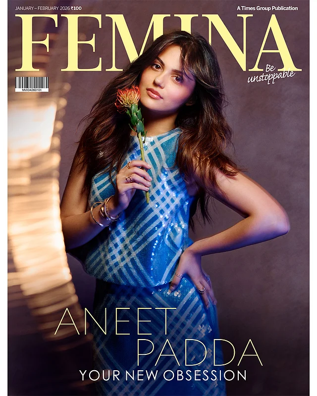 ফেমিনার কভারে নীল ড্রেসে অনীত। বলা হচ্ছে, তিনি নতুন অবসেশন 