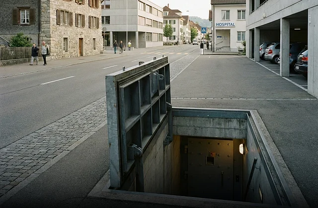 শীতল যুদ্ধের সময় পারমাণবিক হামলার আশঙ্কা আরও বাড়ে, তখনই এসব বাংকার বানানো হয় 