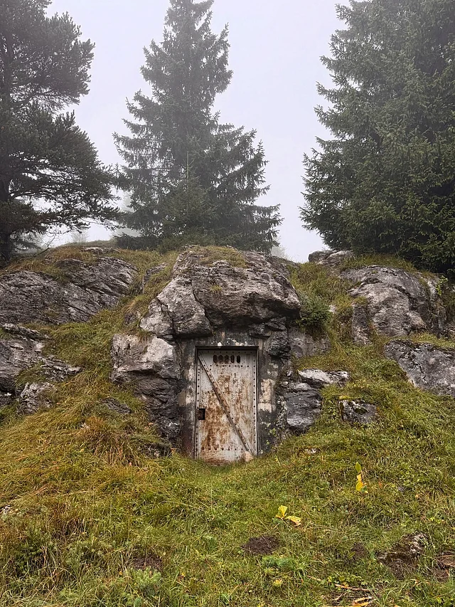 সুইজারল্যান্ডে প্রায় ৩ লাখের বেশি বাংকার রয়েছে