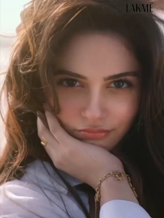 এই মুখশ্রীর ন্যাচারাল বিউটি সবাইকে মুগ্ধ করেছেন