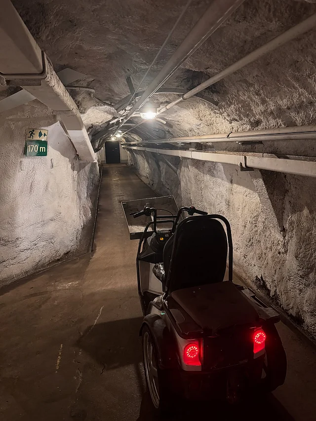 এখন বৈশ্বিক নিরাপত্তা নিয়ে উদ্বেগ বাড়ায় সুইজারল্যান্ডের এই বাংকার ব্যবস্থা আবারও আলোচনায় এসেছে