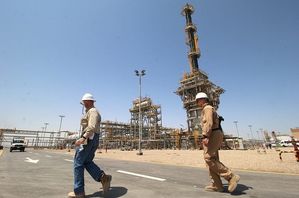 ইরাকের বসরায় ড্রোন হামলায় মার্কিন কোম্পানিতে আগুন