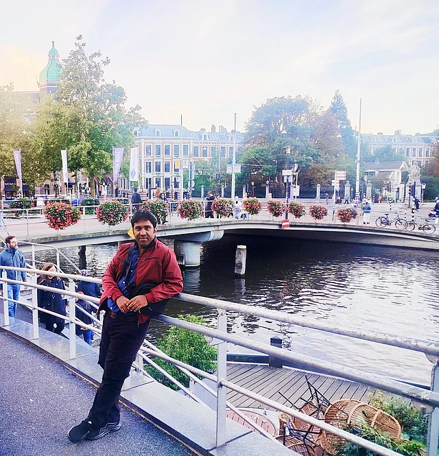 বোটে ওঠার আগে