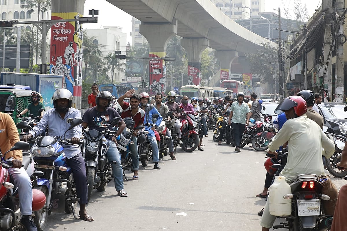 তেল বিক্রিতে সীমা বেঁধে দিল বিপিসি