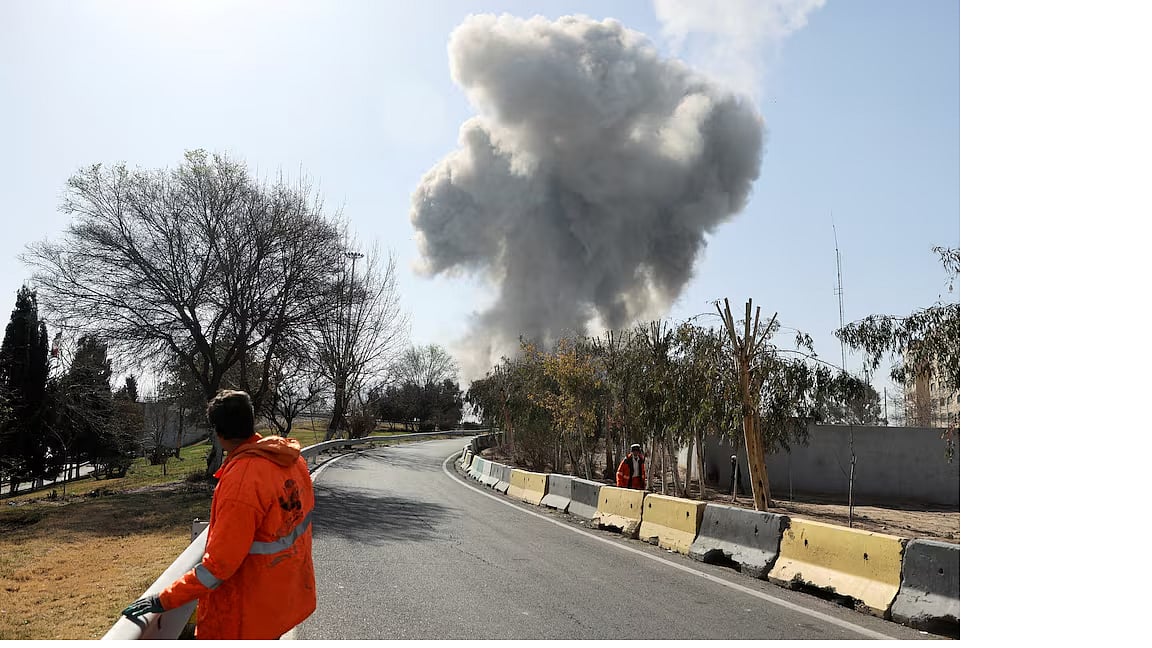 তেহরানে নতুন করে ইসরায়েলি হামলা, বিকট বিস্ফোরণ