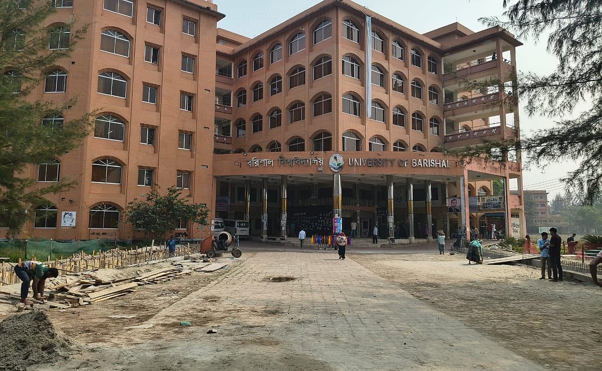 চাঁদা না পেয়ে সড়কের কাজ বন্ধের অভিযোগ ছাত্রদলের তিন নেতার বিরুদ্ধে