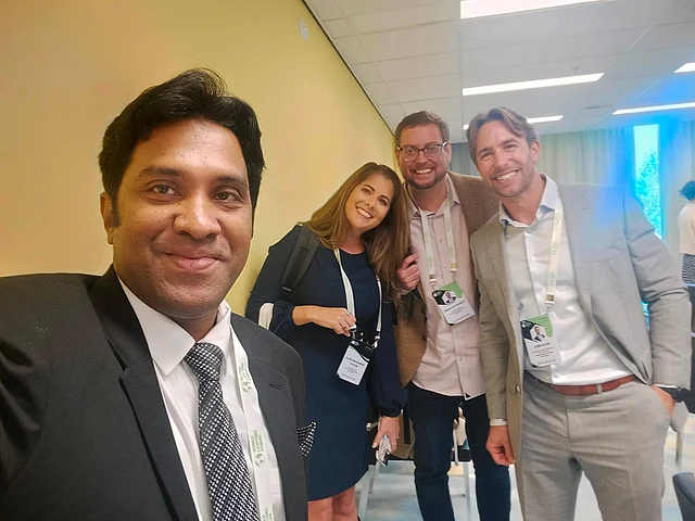 সেমিনারে অংশগ্রহণকারী অন্যান্য দেশের আইনজীবীদের সঙ্গে