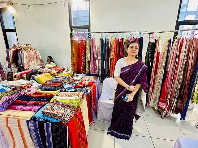 দেশীয় ঐতিহ্যকে তুলে ধরতেও ভূমিকা রাখছে এই মেলা