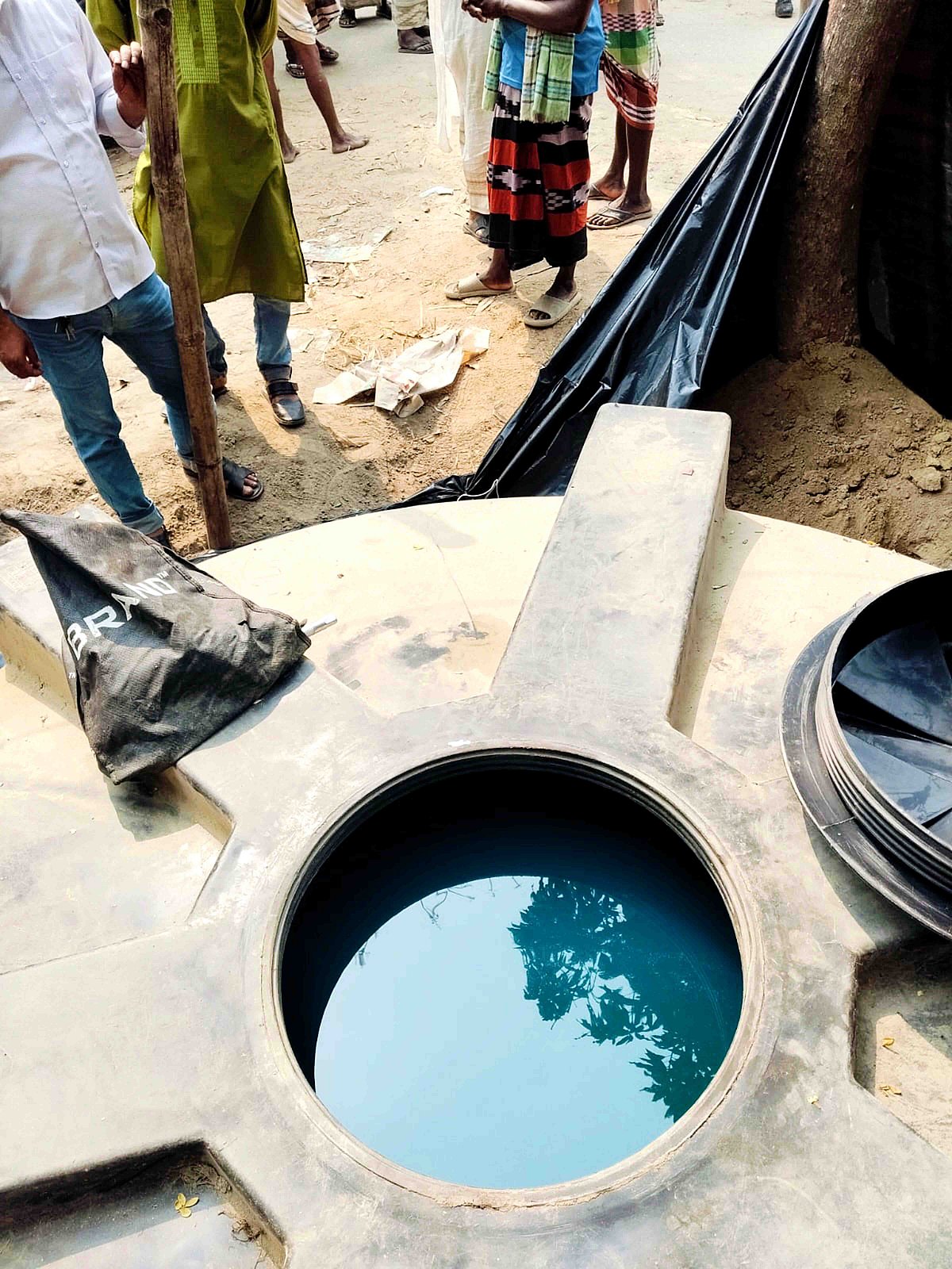 বাঁশঝাড়ে মাটির নিচে পানির ট্যাংক বসিয়ে ১০ হাজার লিটার ডিজেল মজুত