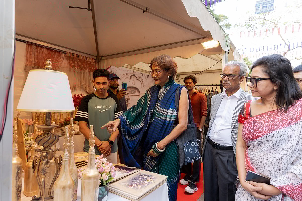 বনানীতে চলছে রমজান নাইট মার্কেট