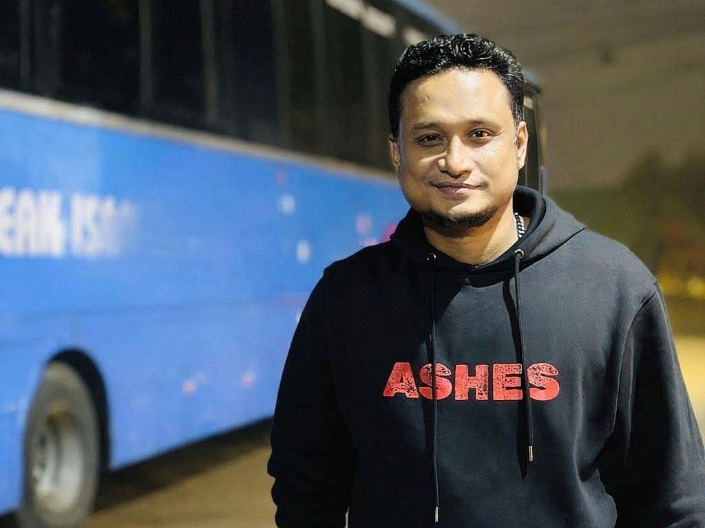 সময় ও জীবনের সত্যে ছুঁয়ে গেলেন গায়ক ইভান