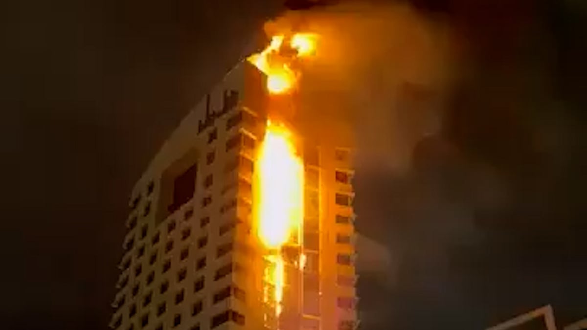 কুয়েতে ড্রোন হামলায় সরকারি ভবনে আগুন