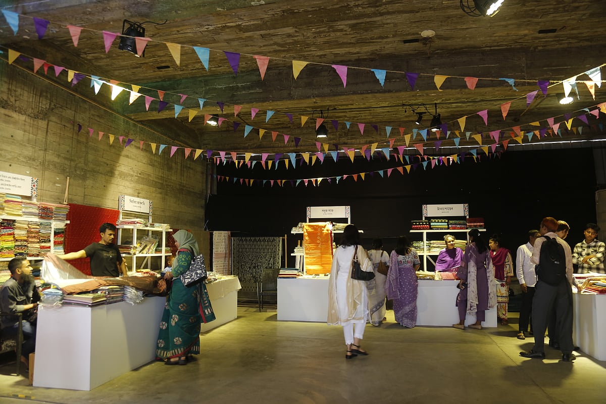 রাজধানীতে শুরু ১০ দিনব্যাপী তাঁত পণ্যের প্রদর্শনী ও মেলা