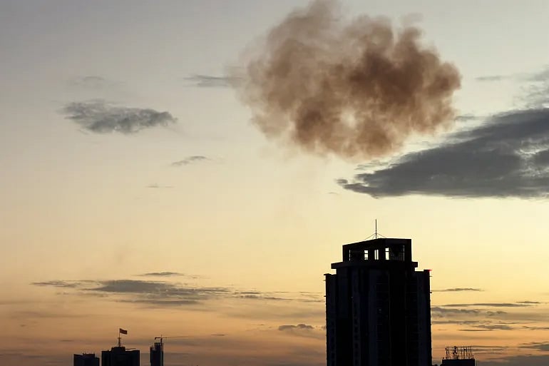 বাহরাইনে ড্রোন হামলা, আহত অন্তত ৩২