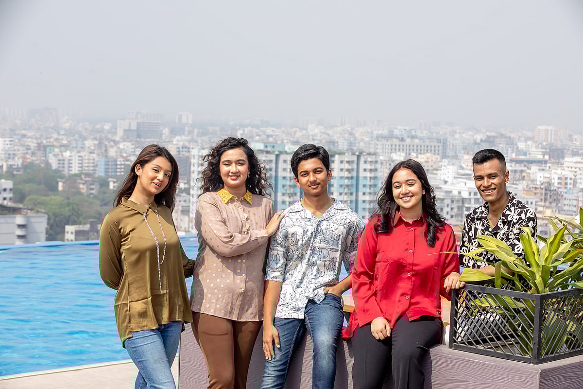 জেন–জি কি সত্যিই এত আলাদা, নাকি এর বড় অংশই বিপণনকৌশল আর অতিরঞ্জন