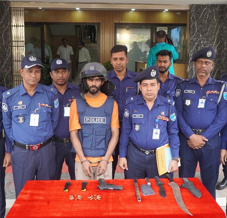 নারায়ণগঞ্জে এএসআইয়ের ছিনতাই হওয়া পিস্তল উদ্ধার