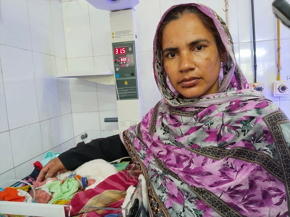 প্রসবের পর মায়ের মৃত্যু, স্বামী লাপাত্তা, নবজাতককে দত্তক নিতে হাসপাতালে ভিড়