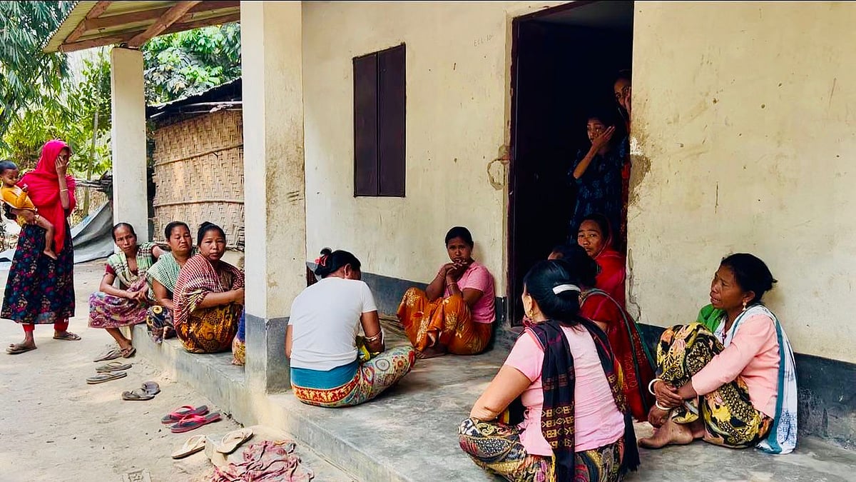 রান্নাঘরে কম্বলে মোড়ানো ছিল নারীর রক্তাক্ত লাশ