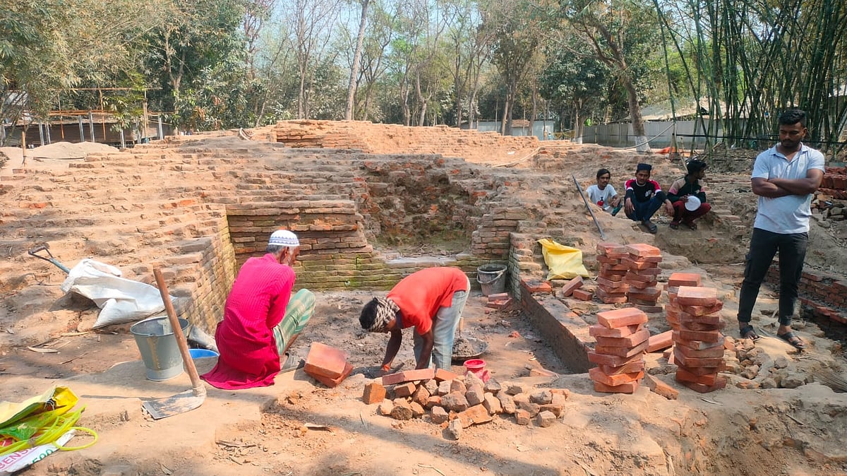 হাজার বছরের পুরোনো নিদর্শন মাগুরার ভাতভিটা ঢিবি, চলছে সংরক্ষণের কাজ