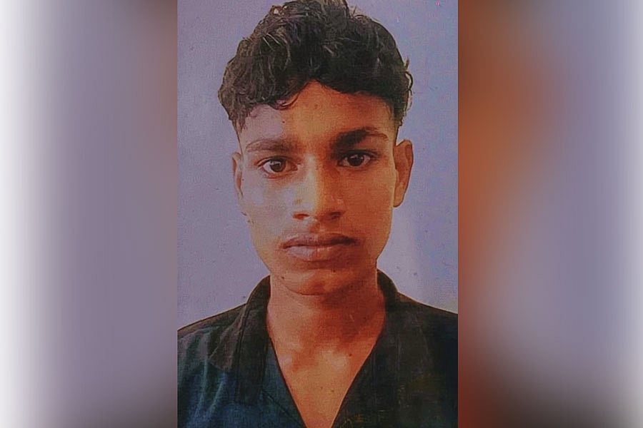 ছয়তলা ভবন থেকে পড়ে তরুণের মৃত্যু, স্বজনদের দাবি হত্যা