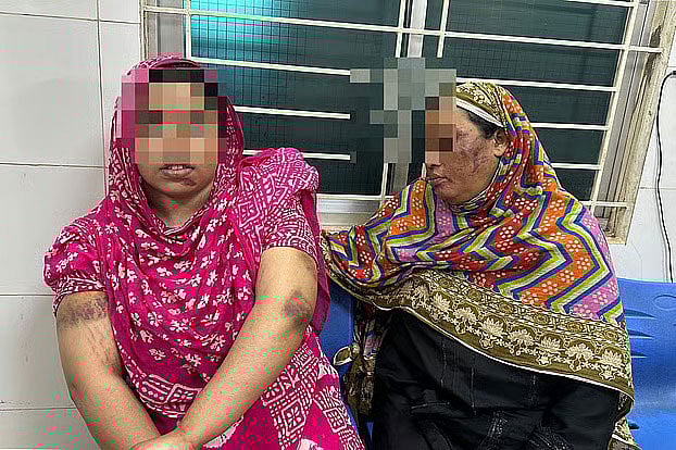 থানার ভেতরে মা-মেয়েকে নির্যাতনের অভিযোগ, পেকুয়ার ওসিকে আদালতে তলব