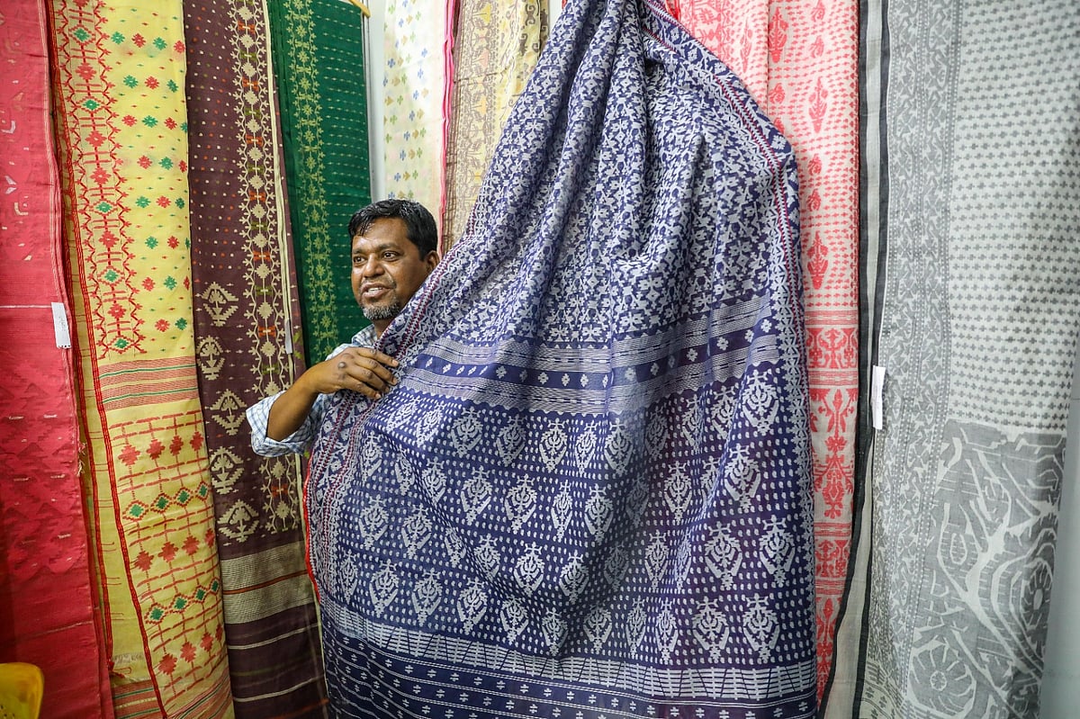 জামদানি শাড়ির দাম দেড় লাখ টাকা, কী আছে ওই শাড়িতে