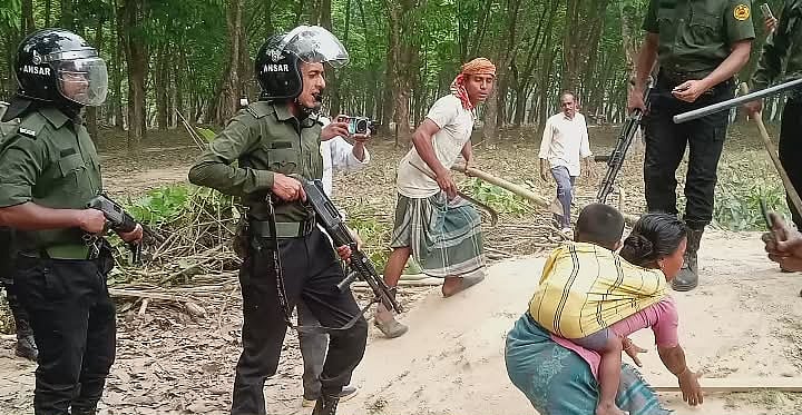 মধুপুরে গারো পরিবারকে ঘর নির্মাণে বাধা, ক্ষুদ্র জাতিগোষ্ঠীর নেতাদের ক্ষোভ