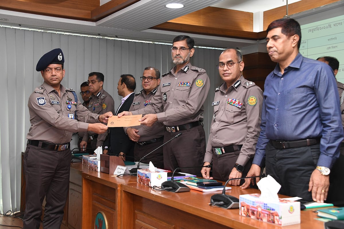 ঈদের আগে অজ্ঞান পার্টি ও ছিনতাই ঠেকাতে পুলিশকে তৎপর থাকার নির্দেশ