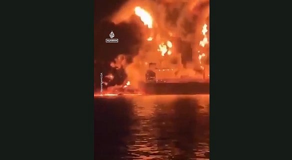 ইরানের নতুন দফা হামলা: তেলের দাম আবার ১০০ ডলার ছাড়াল