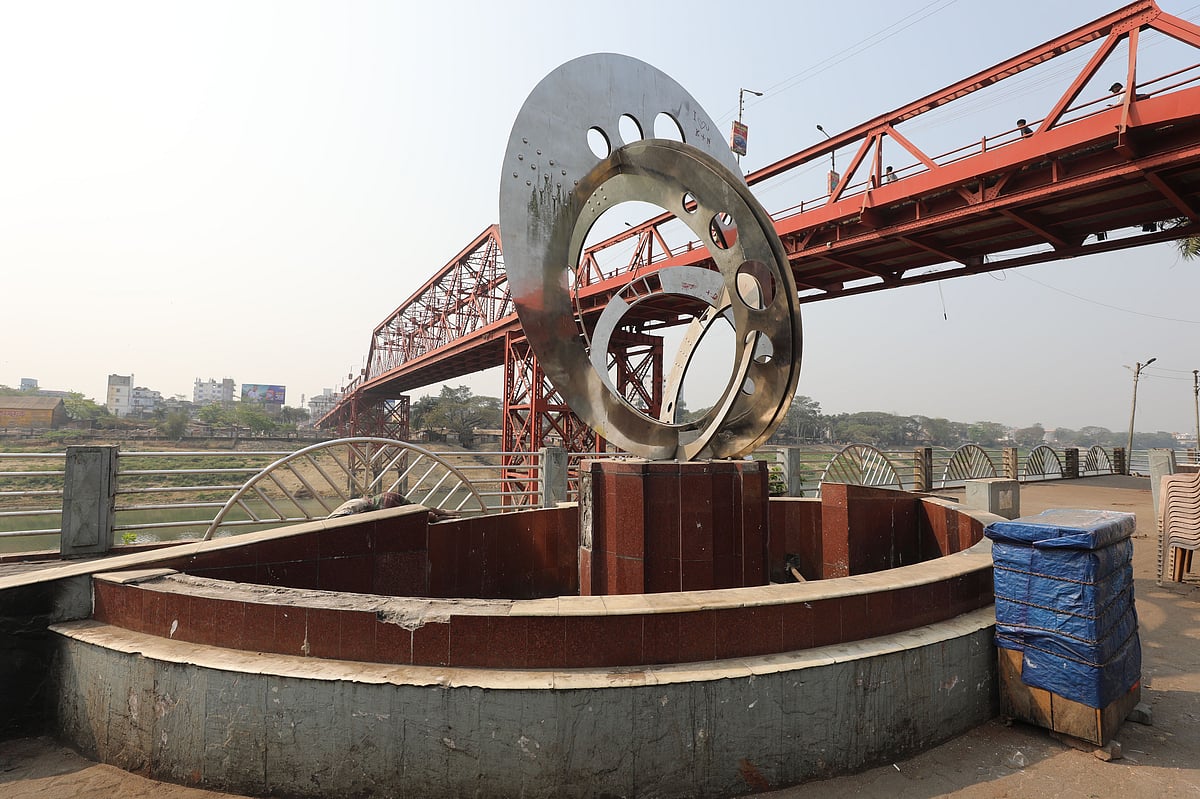 সিলেট নগরের তিন ফোয়ারা বিকল, সৌন্দর্য ফেরাতে চালুর দাবি