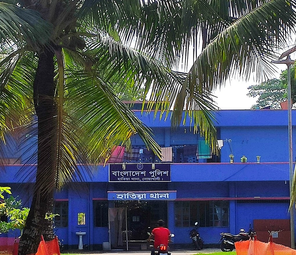 মাথা ও মুখে জখম, হাত ভাঙা, গৃহবধূর লাশ রেখে পালালেন স্বামী