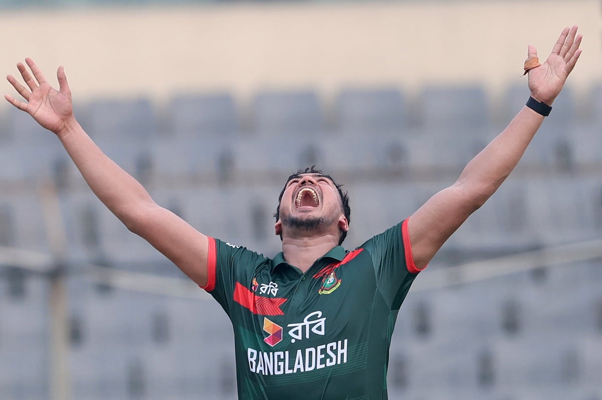 হঠাৎ ছন্দপতন, পাকিস্তানের ৩ উইকেট তুলে নিল বাংলাদেশ