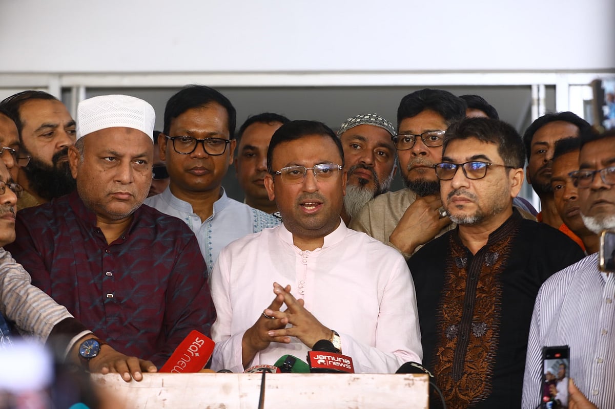 ওসমান হাদির হত্যাকারীদের দ্রুত দেশে আনার ব্যাপারে ভারতের সঙ্গে কথা বলব: হুমায়ুন কবির