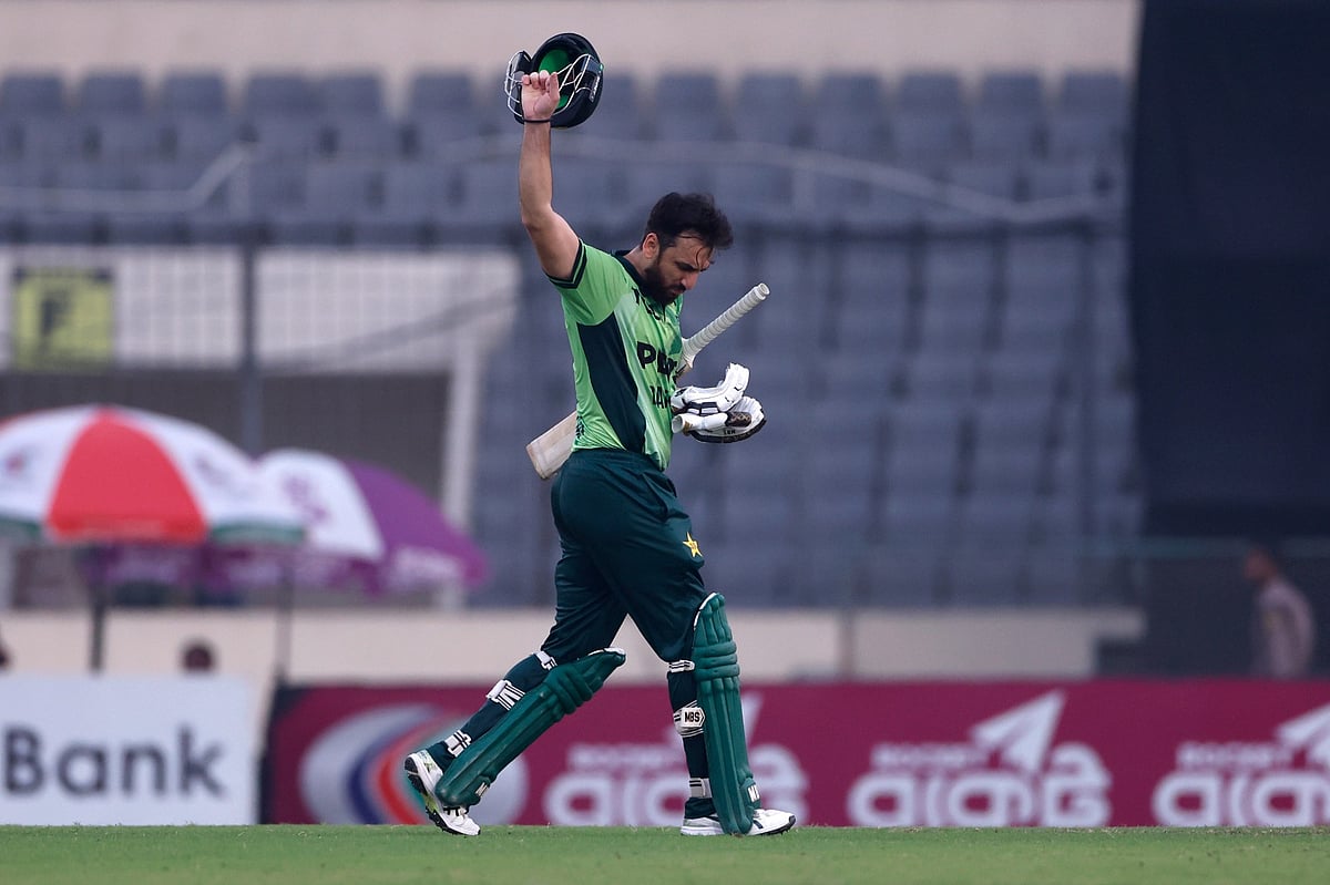 সালমানের বিতর্কিত রানআউটের পর ধসে পড়ল পাকিস্তান, ২৭৪ রানেই অলআউট