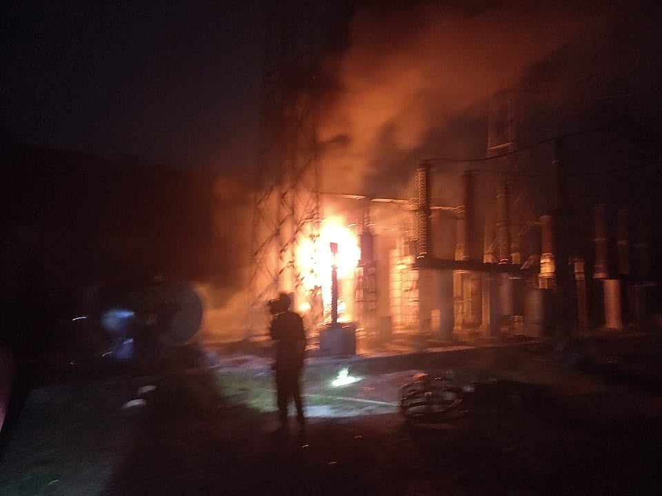 মদনগঞ্জ বিদ্যুৎ উপকেন্দ্রে আগুন, পুড়ে গেছে ট্রান্সফরমার