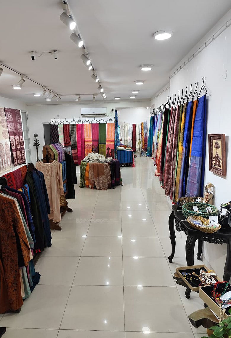 আমিনা–মিরনের আয়োজন সময়ের ফোঁড়ে বাংলার গল্প