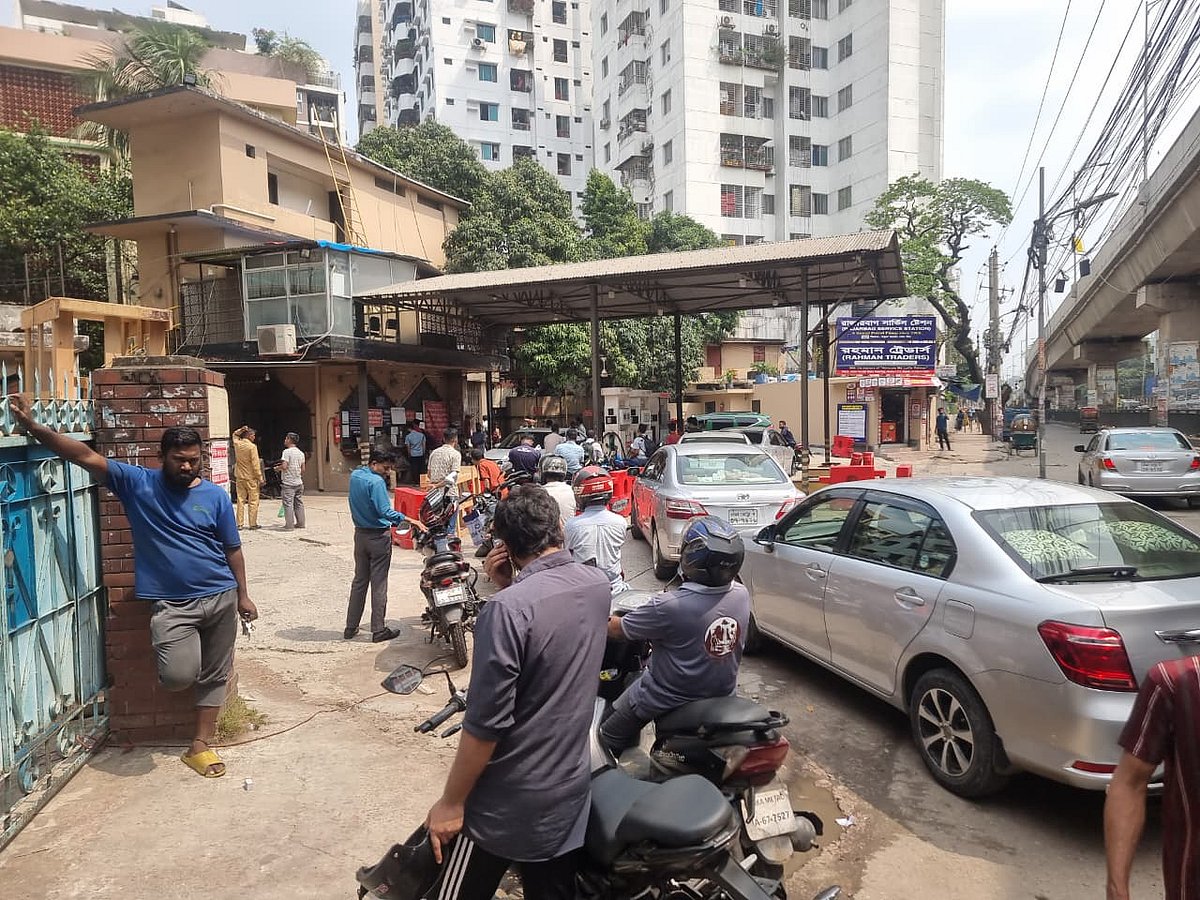 ‘এক পাম্প থেকে আরেক পাম্পে যেতেই হাফ লিটার তেল যায়’