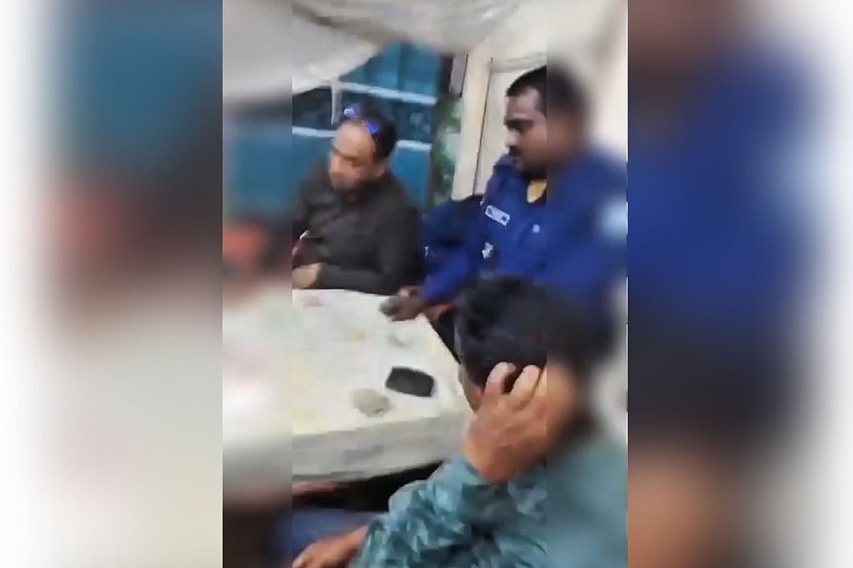 গাইবান্ধায় ফাঁড়ির ভেতরে জুয়া খেলার ভিডিও ফেসবুকে, দুই এসআইকে প্রত্যাহার, তদন্ত কমিটি