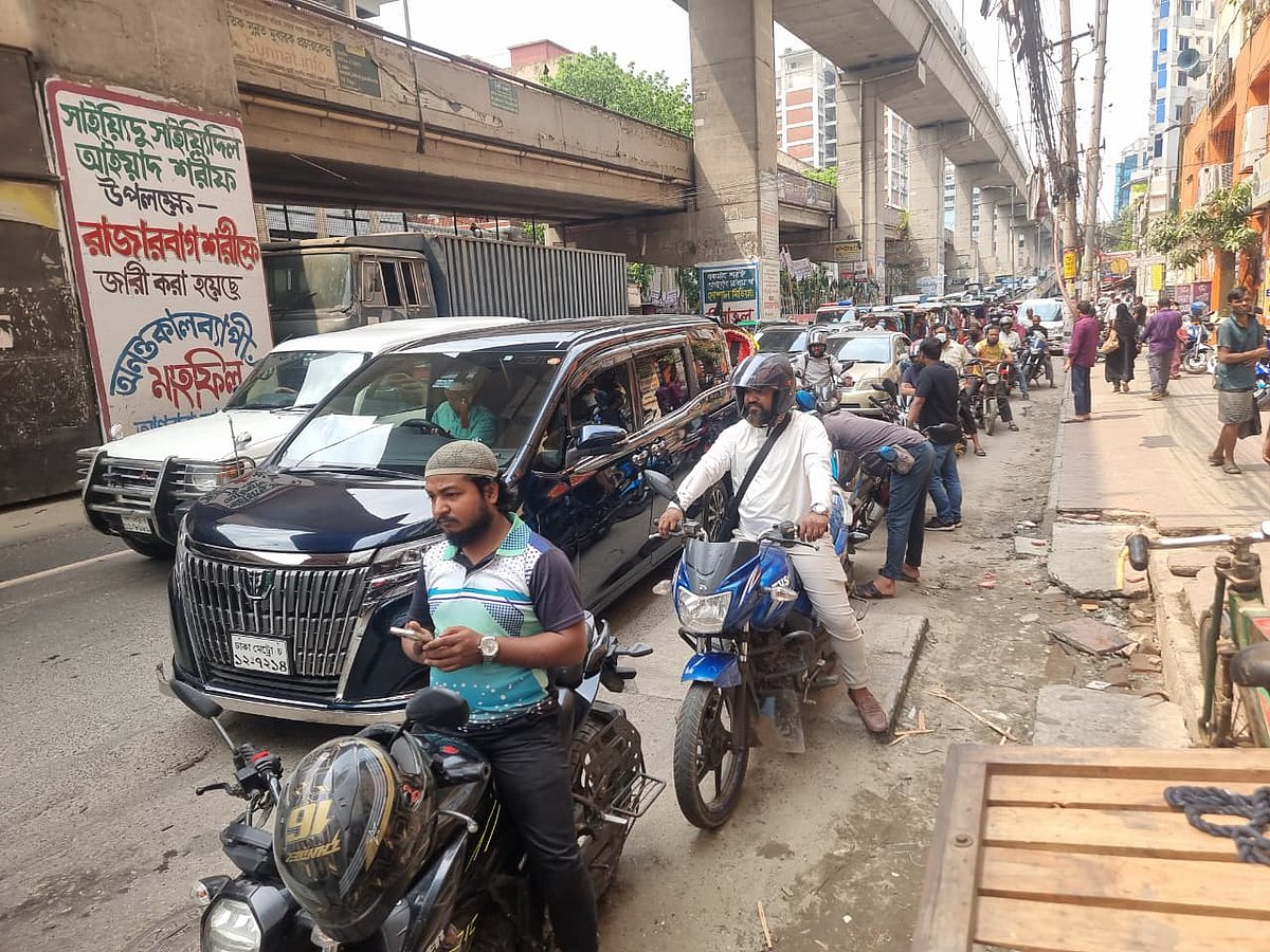 রেশনিং তুলে দেওয়ার কথা বলা হলেও চাহিদামতো তেল মিলছে না