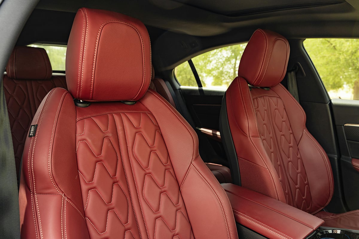 বিশেষজ্ঞদের মতে, এটি গাড়ির সবচেয়ে নিরাপদ আসন