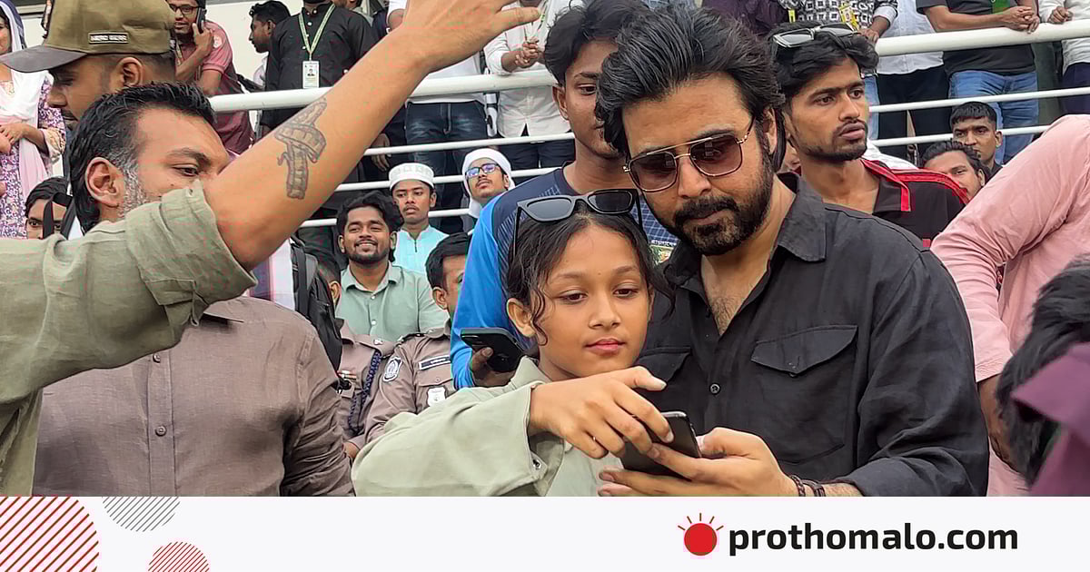 মিরপুরে বাংলাদেশ-পাকিস্তান ম্যাচে গ্যালারিতে ‘দম’ টিম মিরপুরে বাংলাদেশ-পাকিস্তান ম্যাচে গ্যালারিতে ‘দম’ টিম