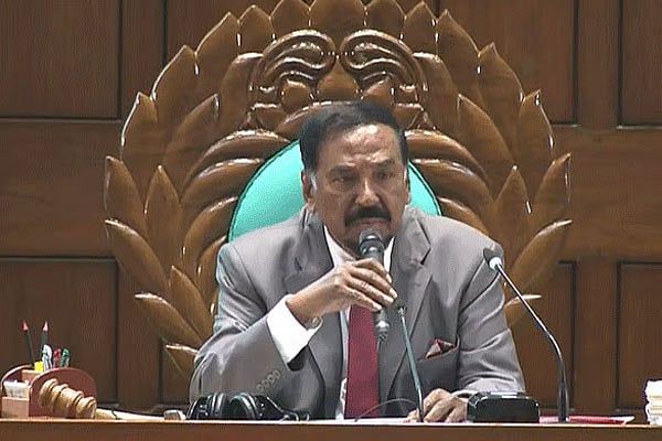 সংসদে দেখে দেখে পড়া ‘অ্যালাউড’ না: স্পিকার