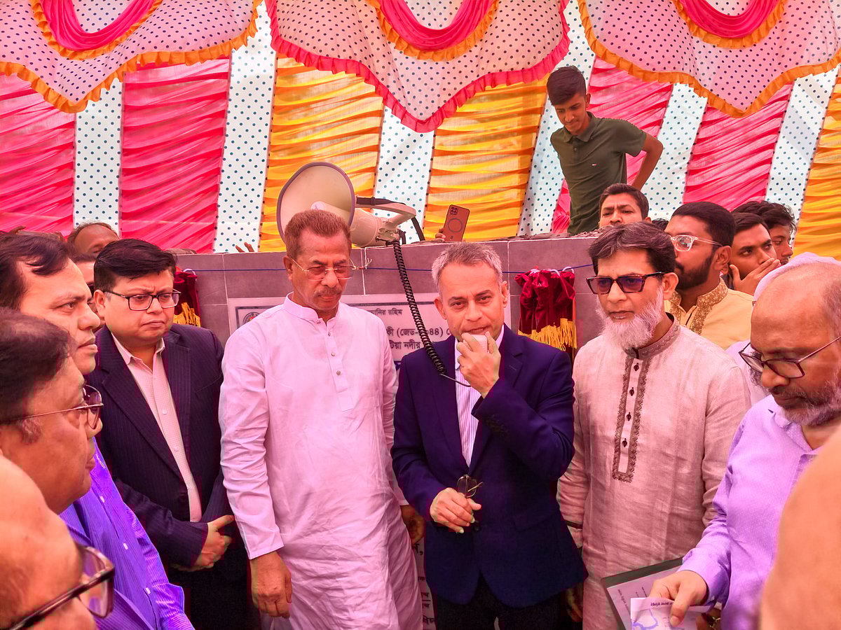 ঢাকা-বরিশাল মহাসড়ক প্রশস্তকরণের আশ্বাস সেতুমন্ত্রীর