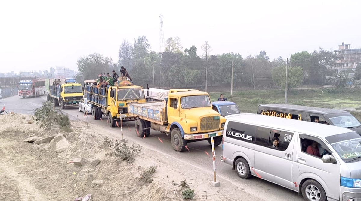 যমুনা সেতু মহাসড়কে দ্বিগুণের বেশি যানবাহন, তবে যানজট নেই