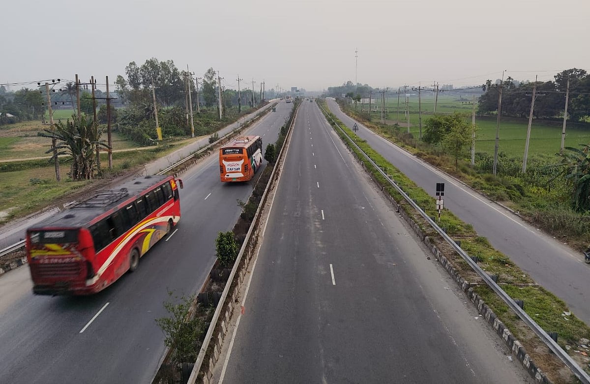 ঢাকা-যমুনা সেতু মহাসড়কে যানবাহনের চাপ কম
