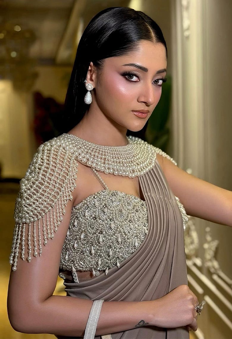 ঈদে 'দম' নিয়ে আসছেন পূজা চেরী, দেখুন তাঁর নতুন গ্ল্যাম লুক