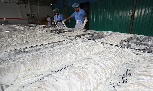 তৈরি করা হচ্ছে লাচ্ছা সেমাই