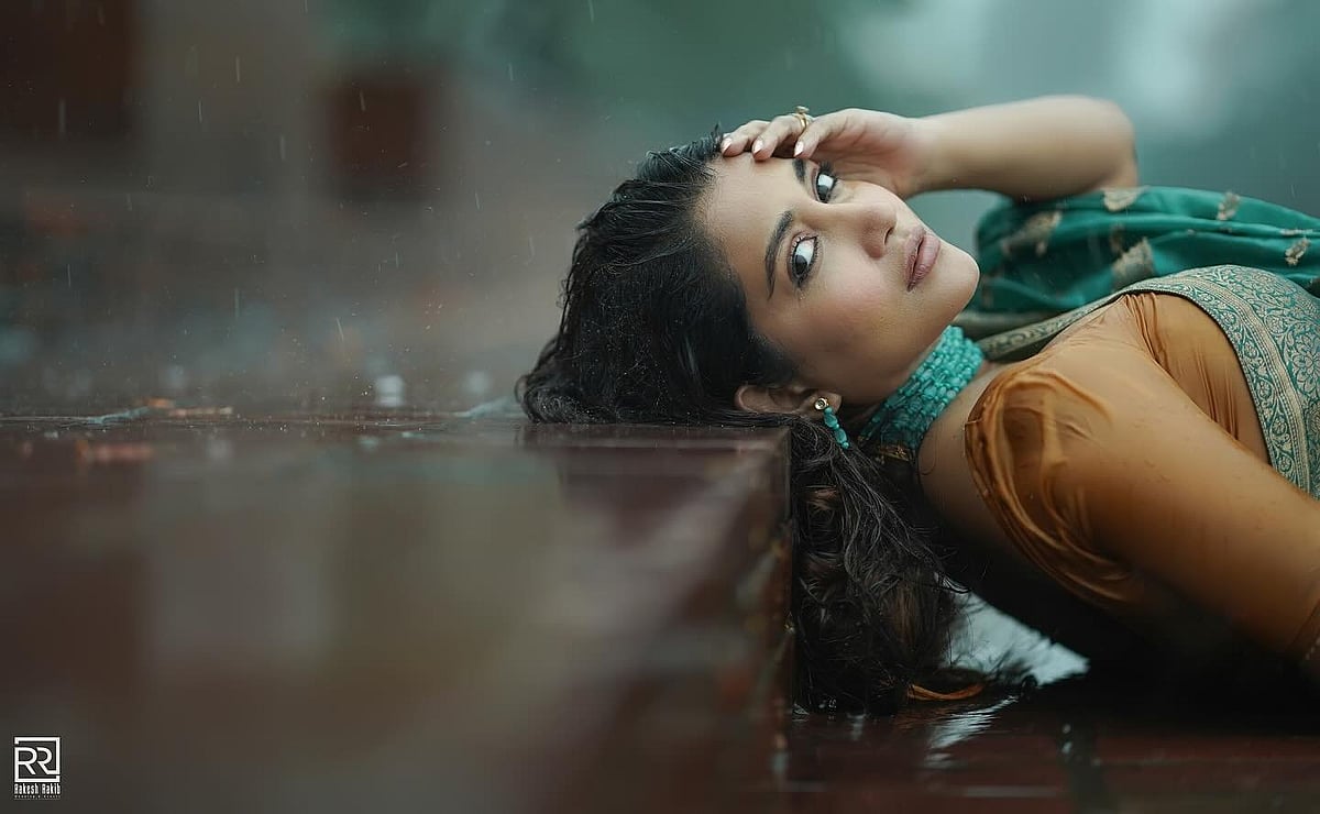 বৃষ্টিতে ঈদের মেকআপ নিয়ে চিন্তায় আছেন? অনুসরণ করুন এই সহজ ৭টি ধাপ