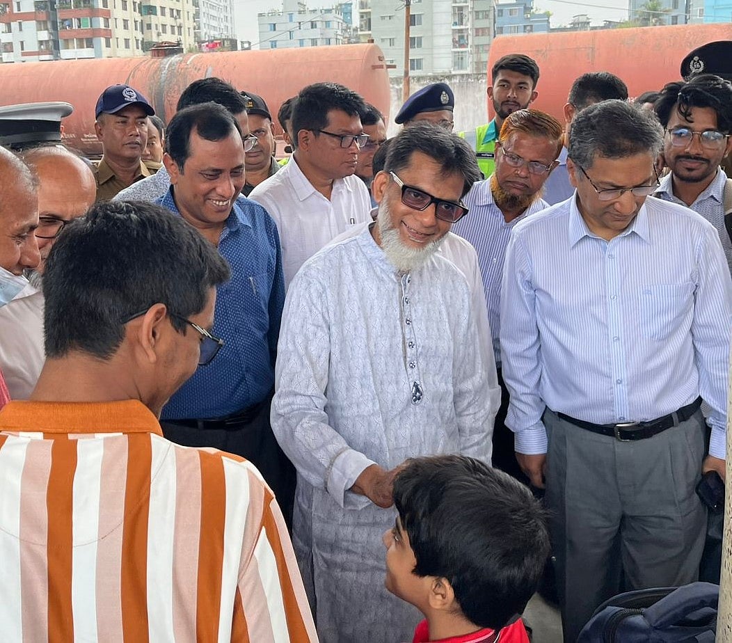 পরিদর্শনে এলেন প্রতিমন্ত্রী, তারপরেও দেরিতে ছেড়েছে দুই ট্রেন